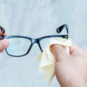 como-cuidar-tus-gafas-malaga-3994-qf0zsuwdaumyxlfz3sl7ysi6rj66oidpvvzey4njjs